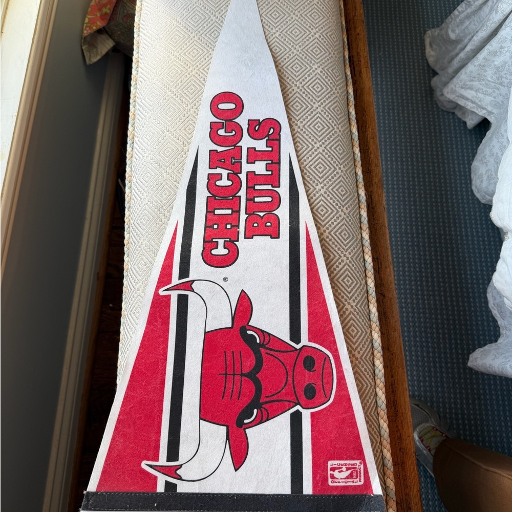 Chicago Bulls Pennant Banner 1990 VTG official license product